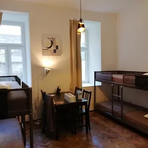 Max Out Albergue