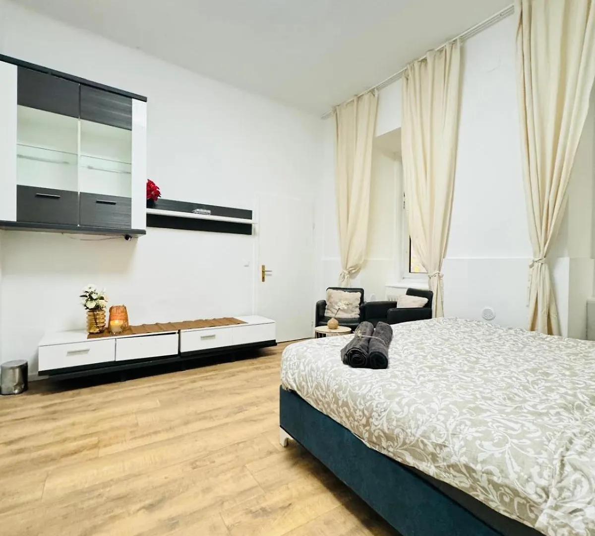 Apartment 5Br Apartment, Only 10Min Walk To Matzleinsdorfer Platz Vienna