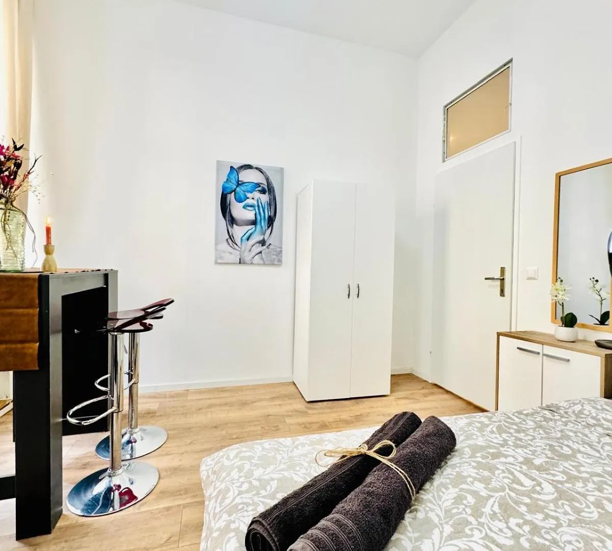 Apartment 5Br Apartment, Only 10Min Walk To Matzleinsdorfer Platz Vienna