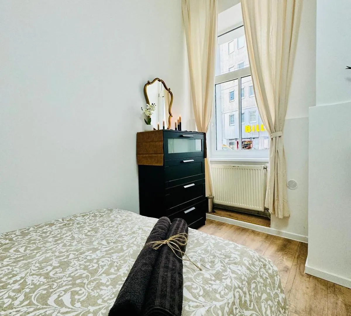 5Br Apartment, Only 10Min Walk To Matzleinsdorfer Platz Vienna 0*,  Austria